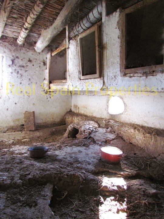 4 soveværelse Finca/Landehus til salg i Velez-Blanco - € 75.000 (Ref: 8417288)