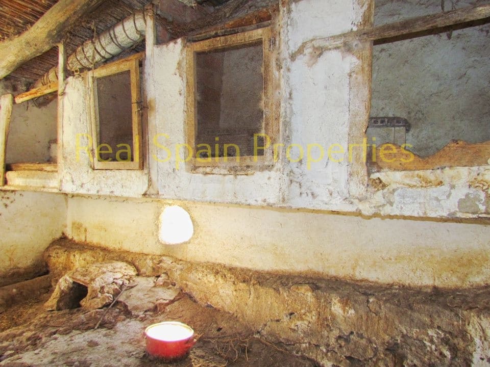 4 soveværelse Finca/Landehus til salg i Velez-Blanco - € 75.000 (Ref: 8417288)