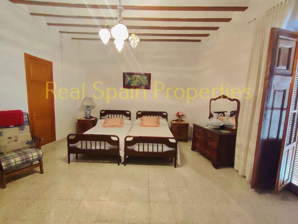 8 soveværelse Byhus til salg i Velez-Rubio - € 190.000 (Ref: 8417293)