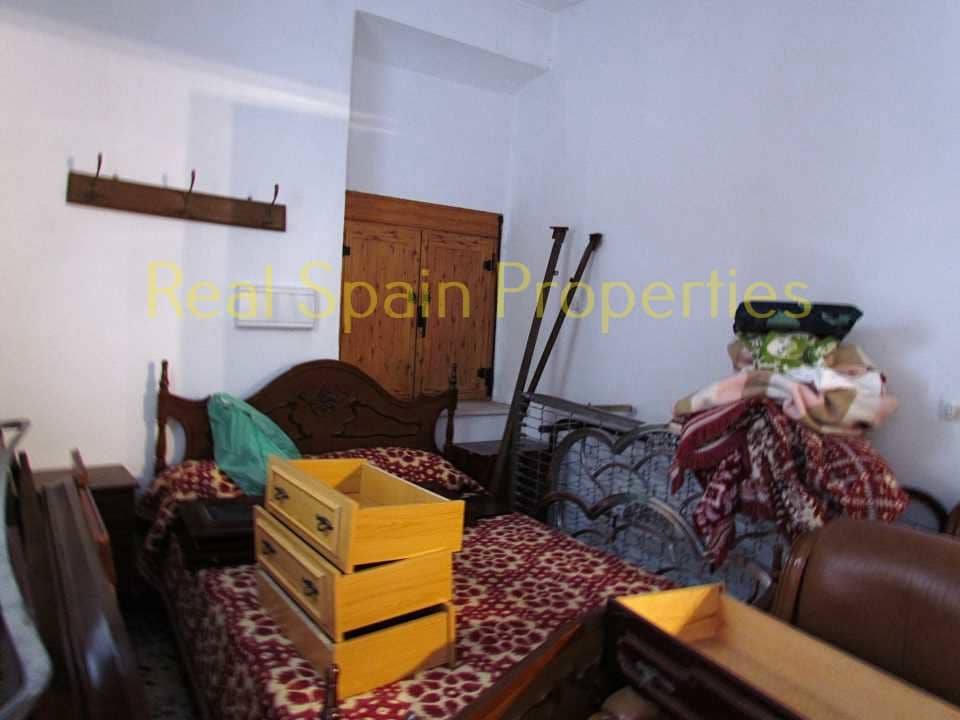 6 soveværelse Byhus til salg i Velez-Blanco - € 55.000 (Ref: 8417311)