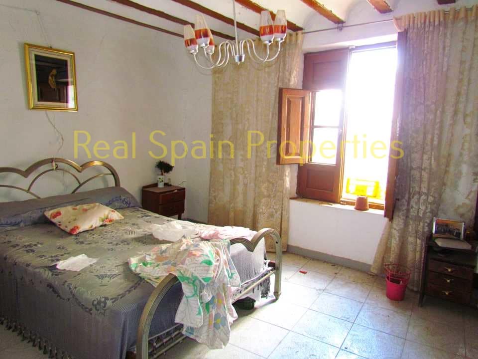 6 soveværelse Byhus til salg i Velez-Blanco - € 55.000 (Ref: 8417311)