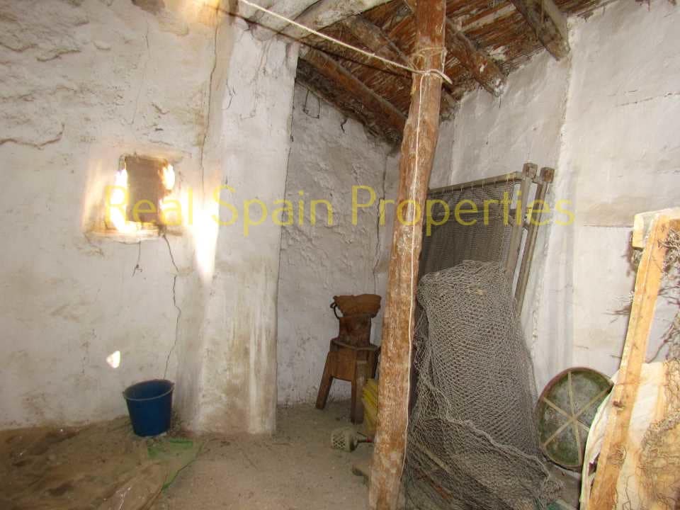 6 soveværelse Byhus til salg i Velez-Blanco - € 55.000 (Ref: 8417311)