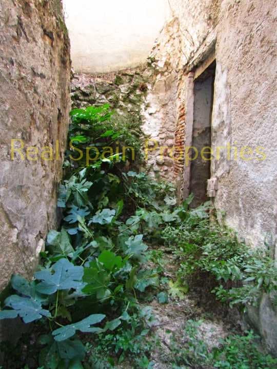 6 soveværelse Byhus til salg i Velez-Blanco - € 55.000 (Ref: 8417311)