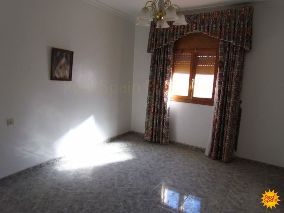 5 soveværelse Byhus til salg i Velez-Rubio - € 70.000 (Ref: 8417321)