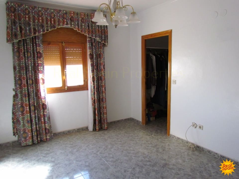 5 soveværelse Byhus til salg i Velez-Rubio - € 70.000 (Ref: 8417321)