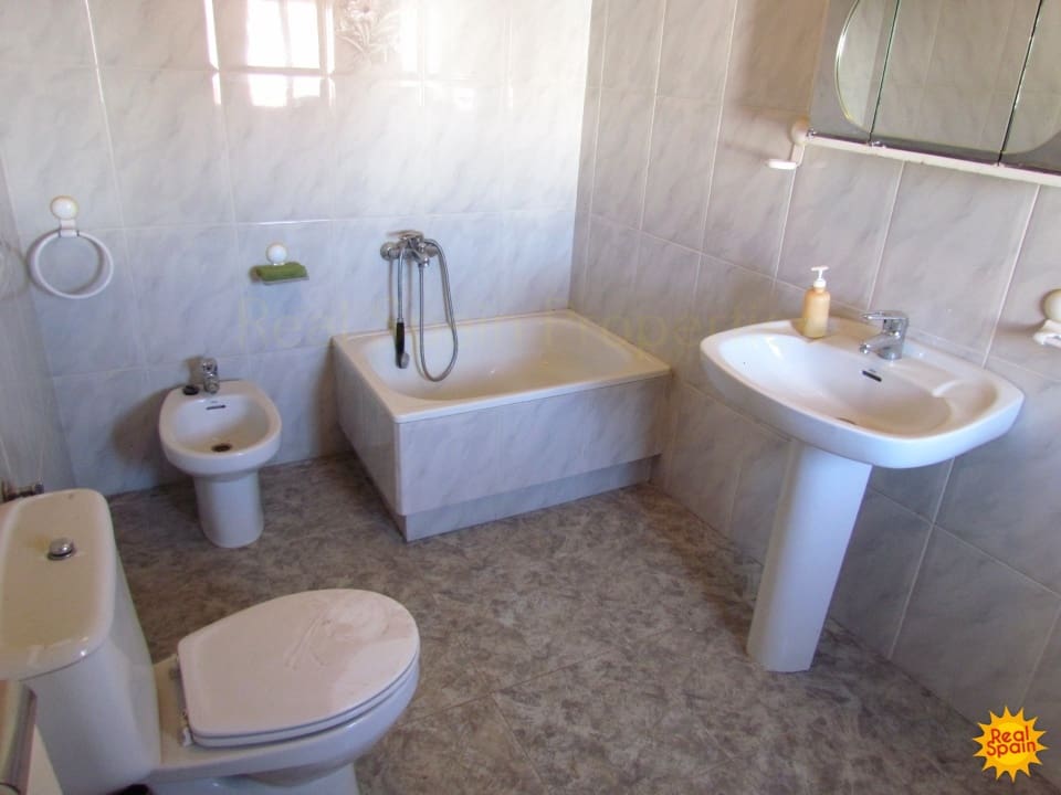 5 soveværelse Byhus til salg i Velez-Rubio - € 70.000 (Ref: 8417321)