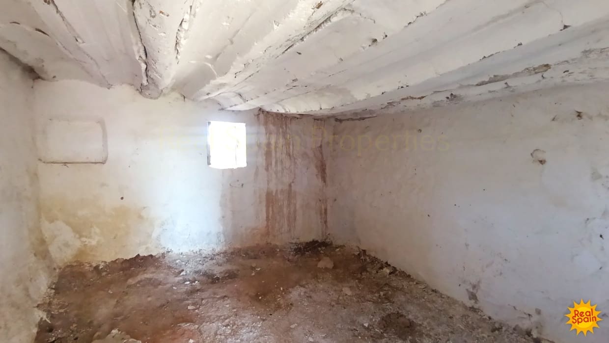 4 slaapkamer Finca/Landhuis te koop in Chirivel - € 27.000 (Ref: 8436148)