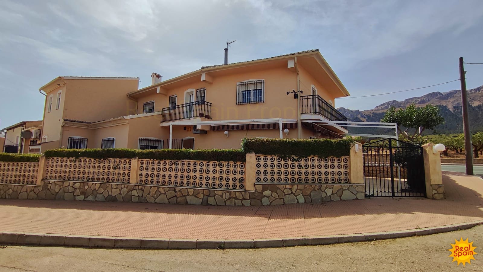 3 bedroom Commercial for sale in Maria - € 234,000 (Ref: 8451561)