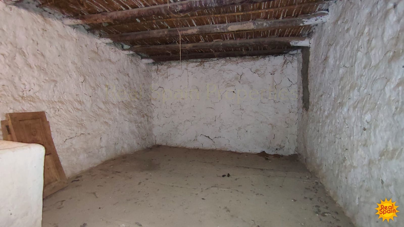 4 bedroom Finca/Country House for sale in Chirivel - € 39,000 (Ref: 8553551)