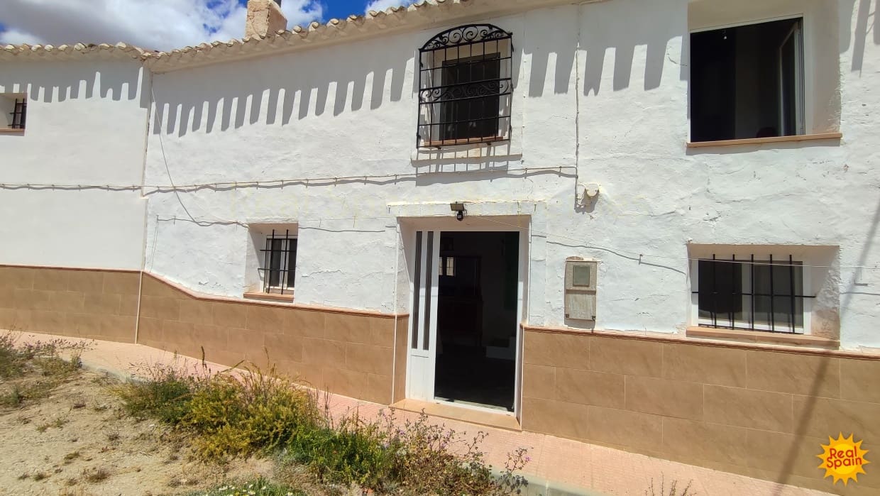 6 soveværelse Finca/Landehus til salg i Chirivel - € 79.000 (Ref: 8567288)