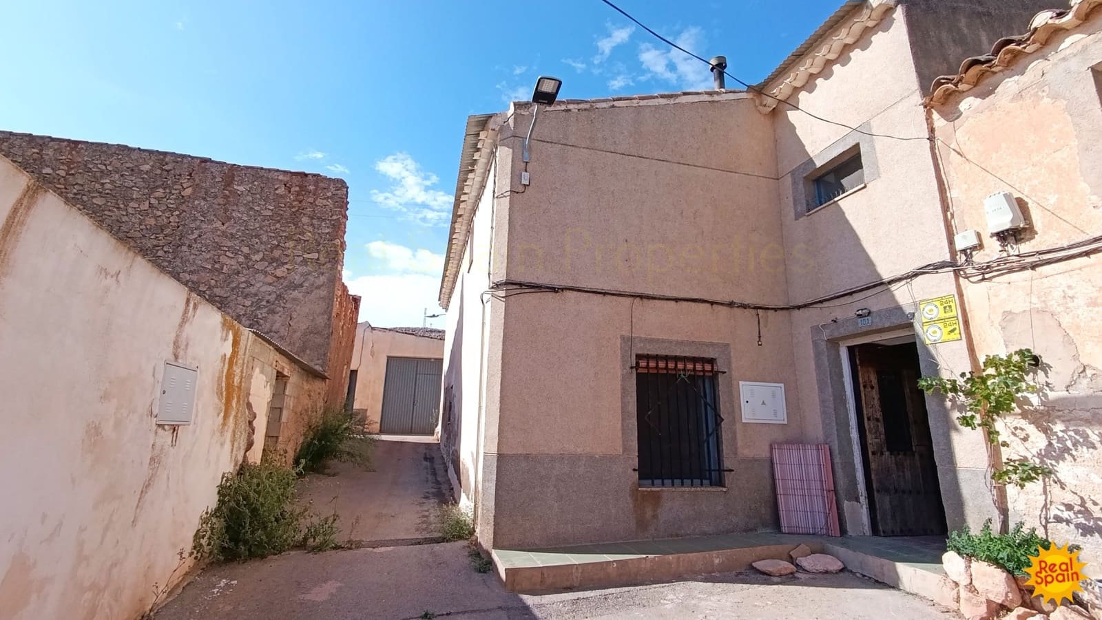 4 soveværelse Byhus til salg i Cullar - € 69.000 (Ref: 8571148)