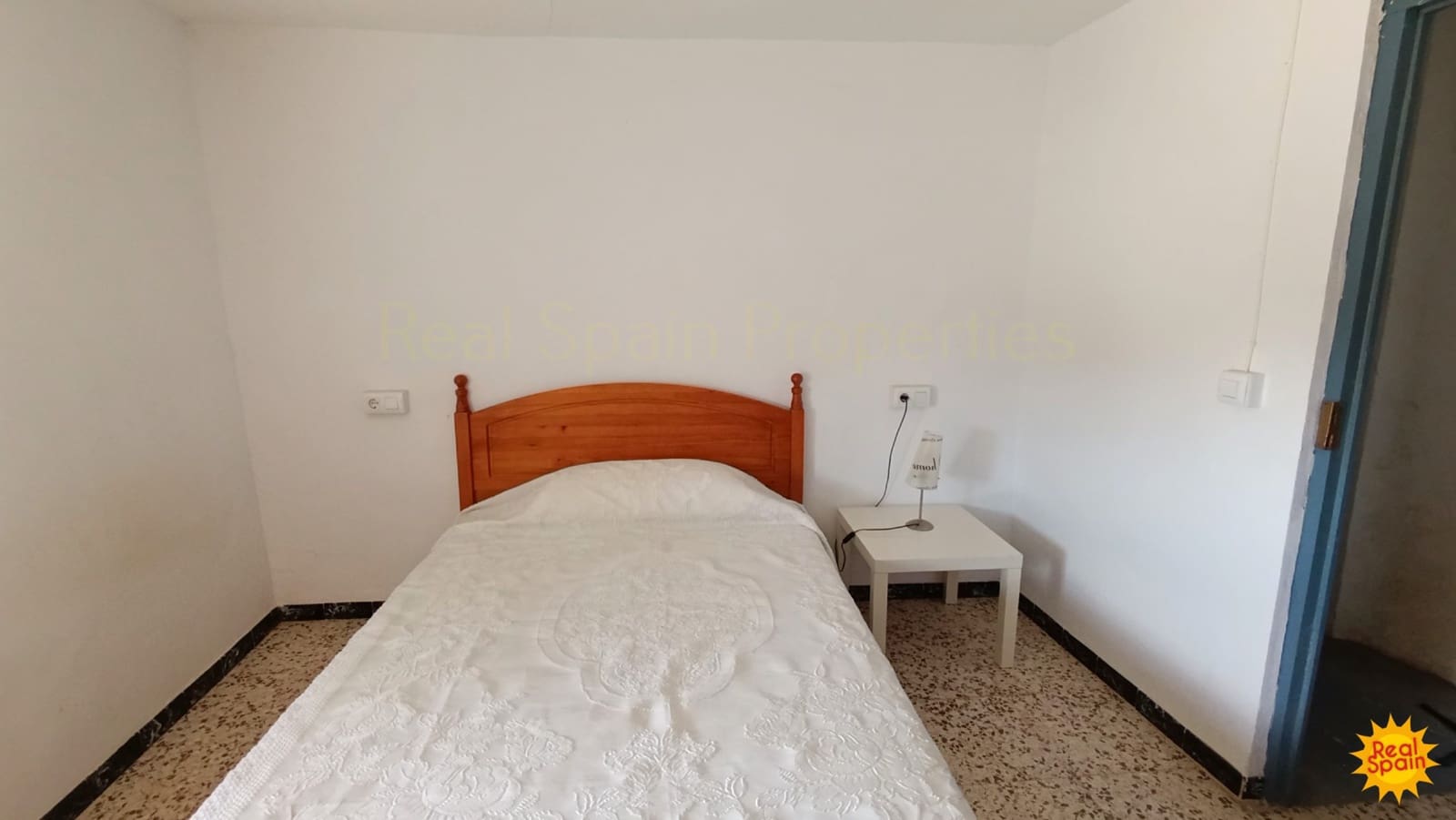 4 soveværelse Byhus til salg i Cullar - € 69.000 (Ref: 8571148)