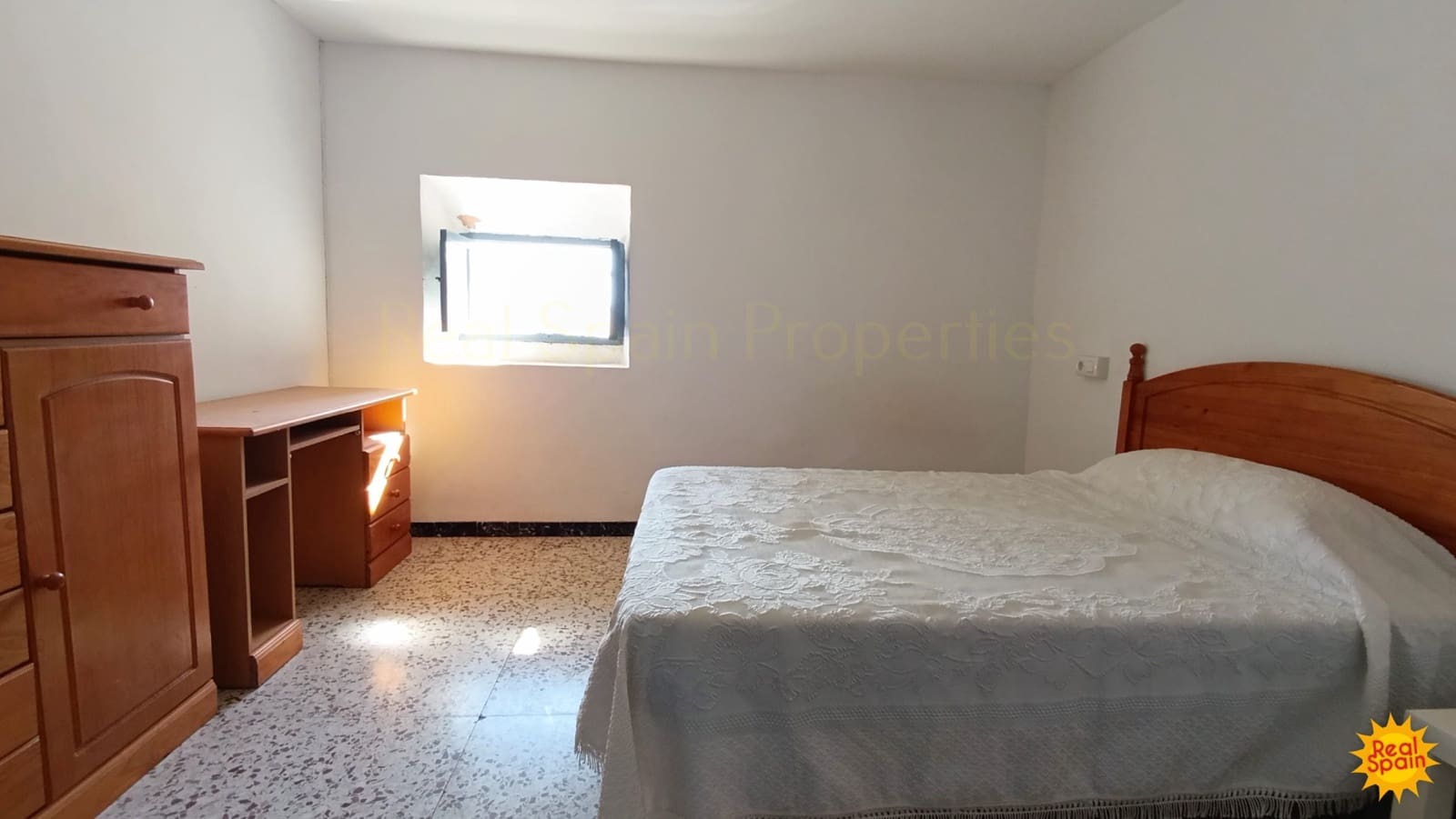 4 soveværelse Byhus til salg i Cullar - € 69.000 (Ref: 8571148)