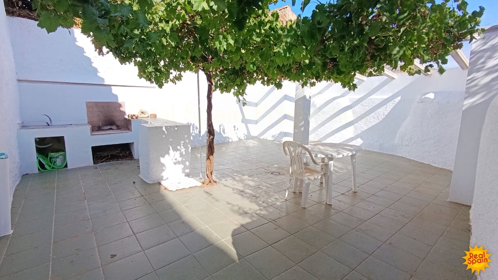 4 soveværelse Byhus til salg i Cullar - € 69.000 (Ref: 8571148)