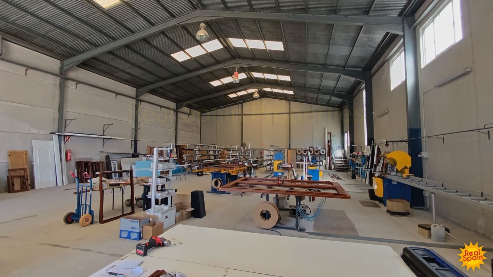 Erhverv til salg i Velez-Rubio - € 178.500 (Ref: 8571257)