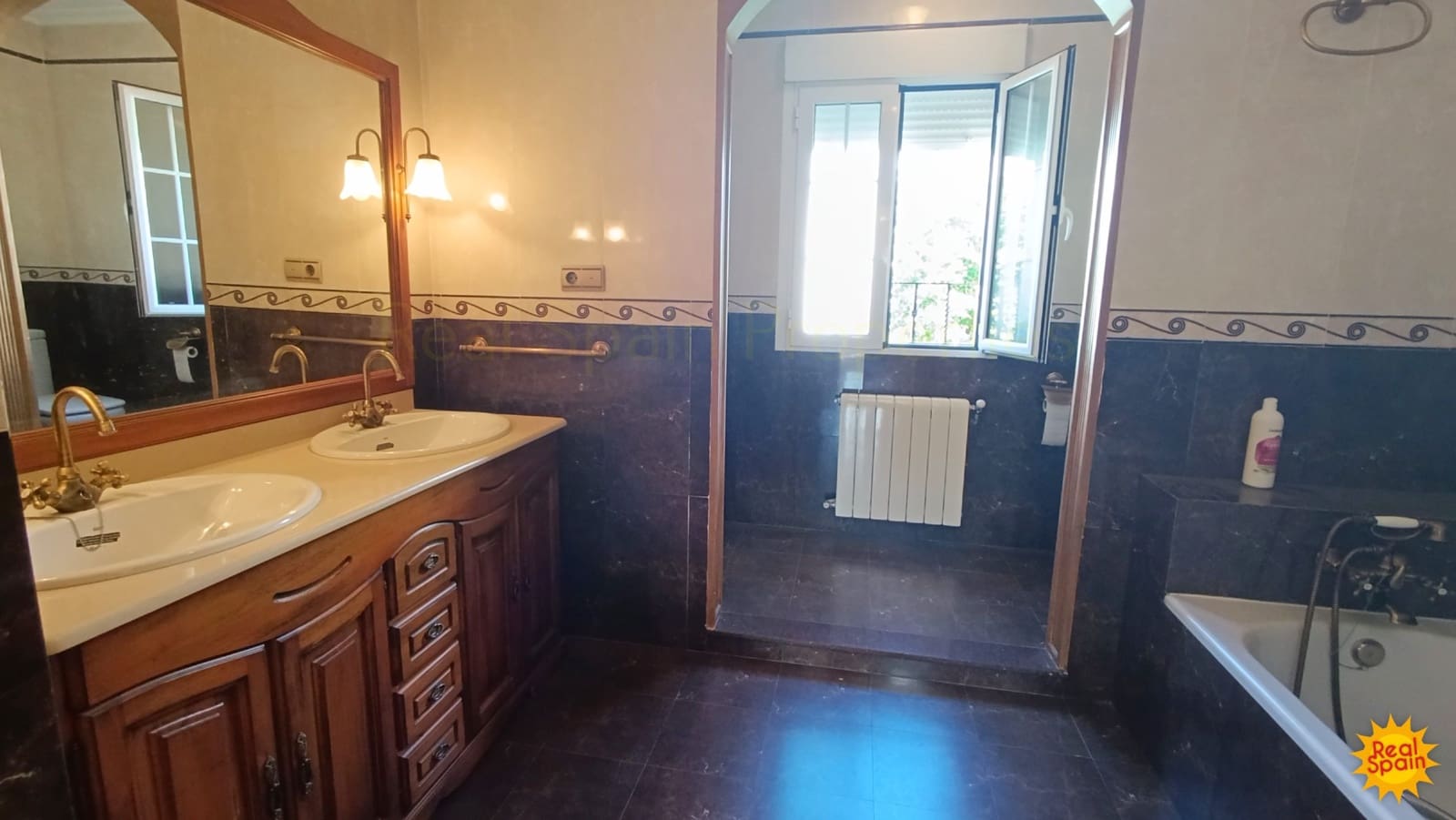 5 soveværelse Byhus til salg i Velez-Rubio - € 339.000 (Ref: 8585685)