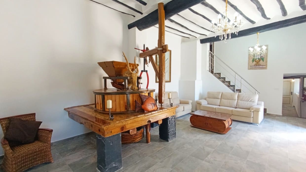 7 soveværelse Finca/Landehus til salg i Chirivel - € 329.000 (Ref: 8829107)