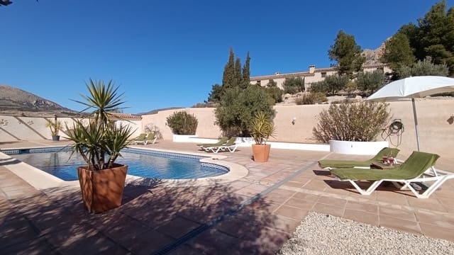 Finca/Casa Rural de 7 habitaciones en Vélez-Blanco en venta con piscina garaje - 695.000 € (Ref: 8930198)