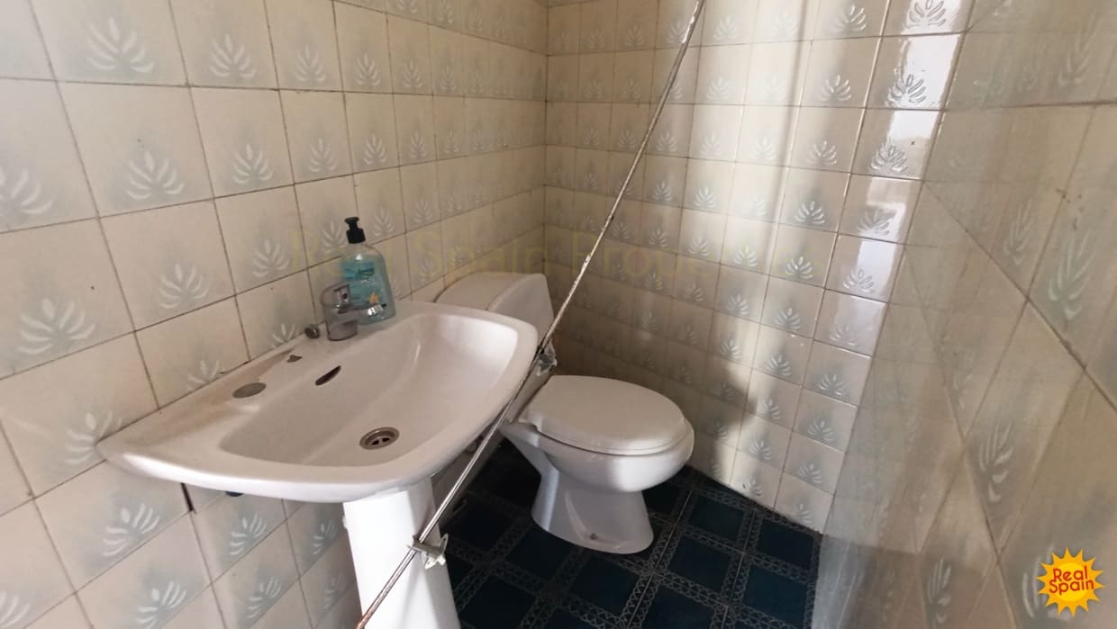 4 bedroom Apartment for sale in Velez-Rubio - € 50,000 (Ref: 9007147)