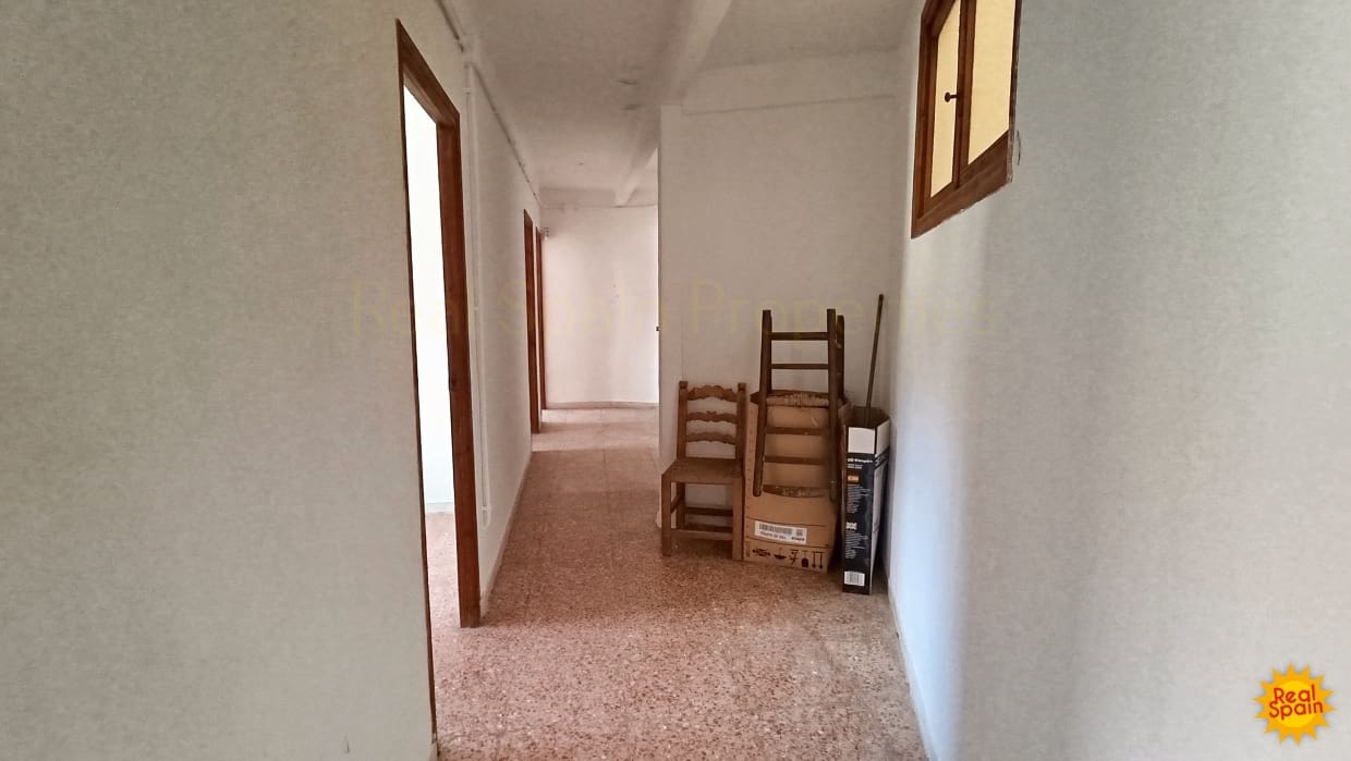 4 bedroom Apartment for sale in Velez-Rubio - € 50,000 (Ref: 9007147)