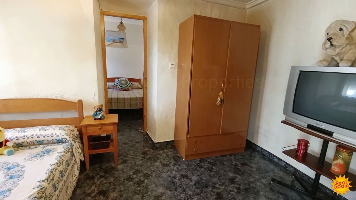 5 soveværelse Finca/Landehus til salg i Velez-Blanco - € 79.900 (Ref: 9013687)