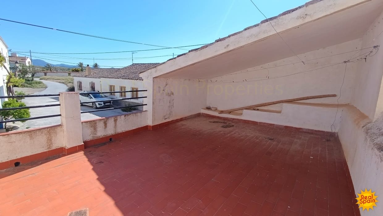 5 soveværelse Finca/Landehus til salg i Velez-Blanco - € 79.900 (Ref: 9013687)