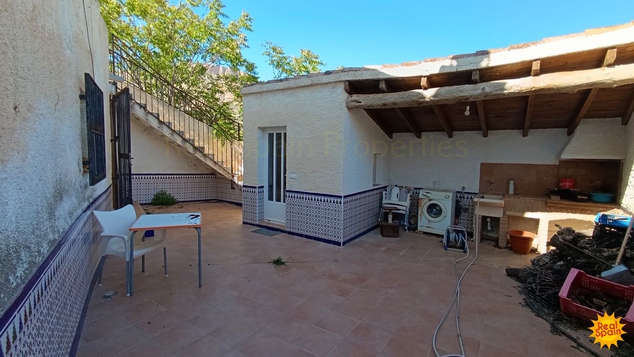 5 soveværelse Finca/Landehus til salg i Velez-Blanco - € 79.900 (Ref: 9013687)