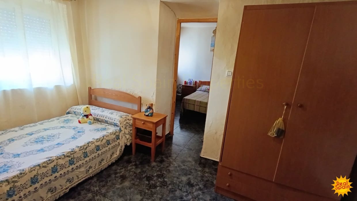 5 soveværelse Finca/Landehus til salg i Velez-Blanco - € 79.900 (Ref: 9013687)