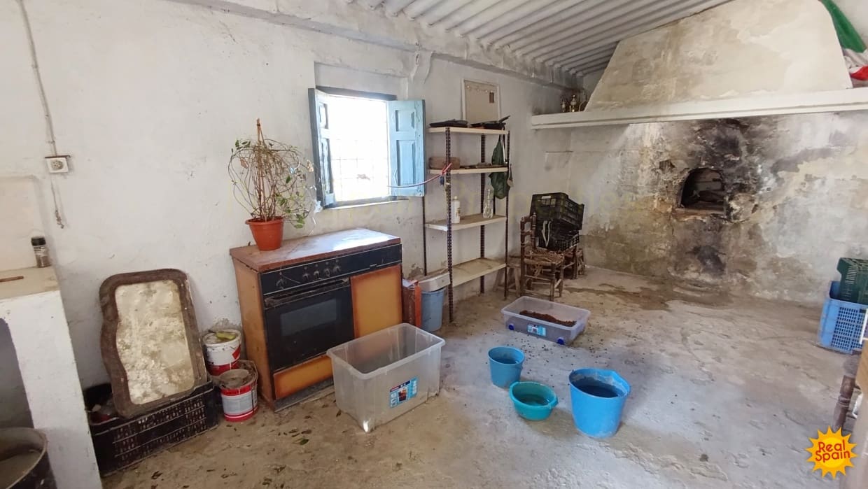 5 soveværelse Finca/Landehus til salg i Velez-Blanco - € 79.900 (Ref: 9013687)