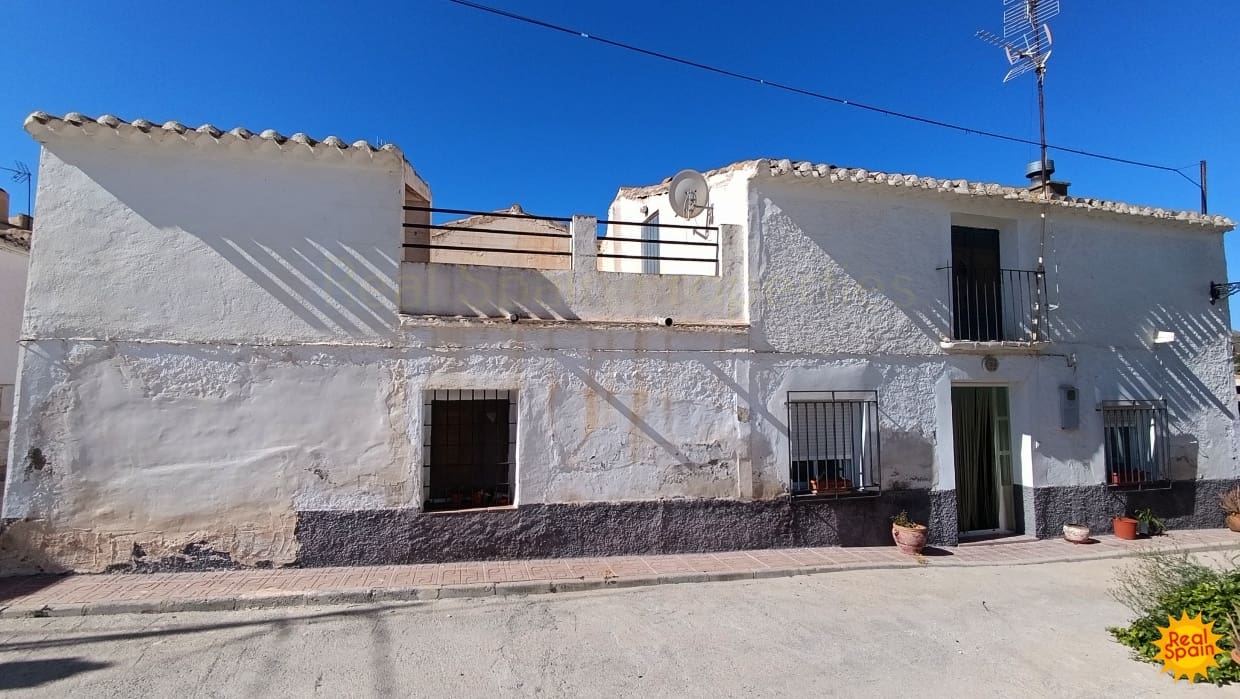 5 soveværelse Finca/Landehus til salg i Velez-Blanco - € 79.900 (Ref: 9013687)