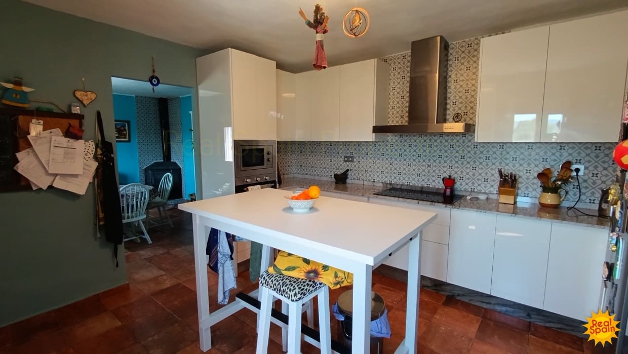 4 bedroom Finca/Country House for sale in Velez-Rubio - € 219,995 (Ref: 9057330)