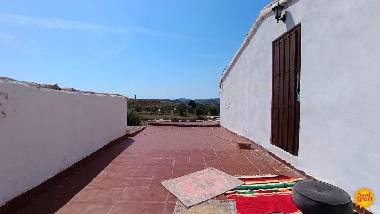 4 bedroom Finca/Country House for sale in Velez-Rubio - € 219,995 (Ref: 9057330)