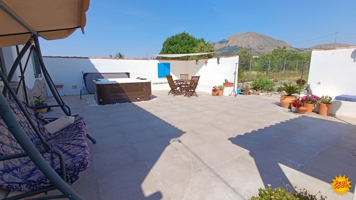 4 bedroom Finca/Country House for sale in Velez-Rubio - € 219,995 (Ref: 9057330)