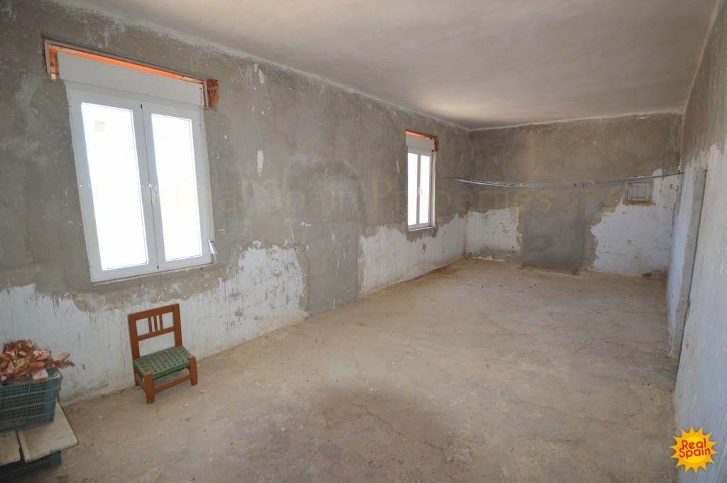 4 sovrum Hus till salu i Oria - 59 000 € (Ref: 9130251)