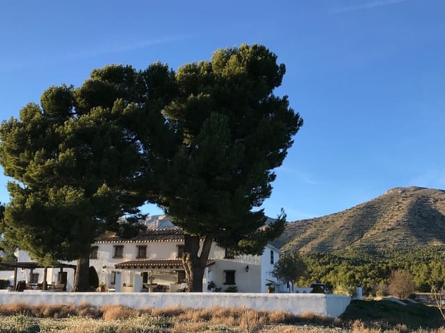 6 quarto Quinta/Casa Rural para venda em Chirivel com piscina - 499 000 € (Ref: 9188707)