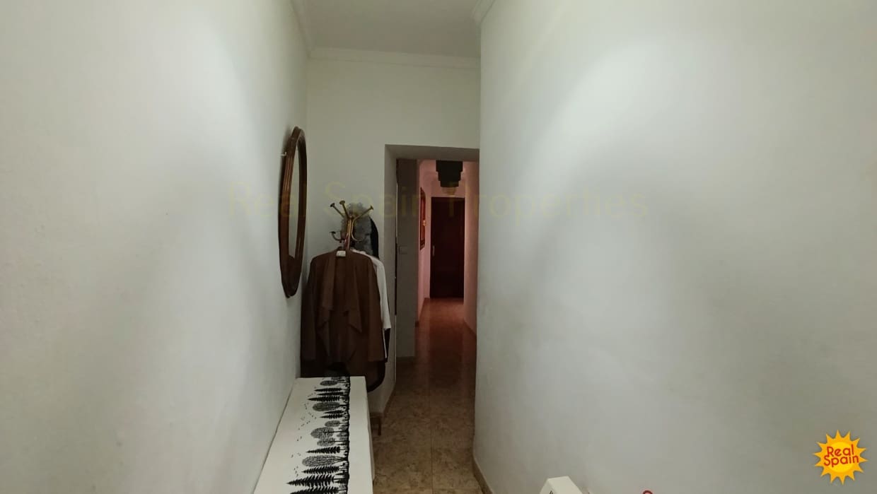 2 bedroom Apartment for sale in Velez-Rubio - € 45,000 (Ref: 9353695)