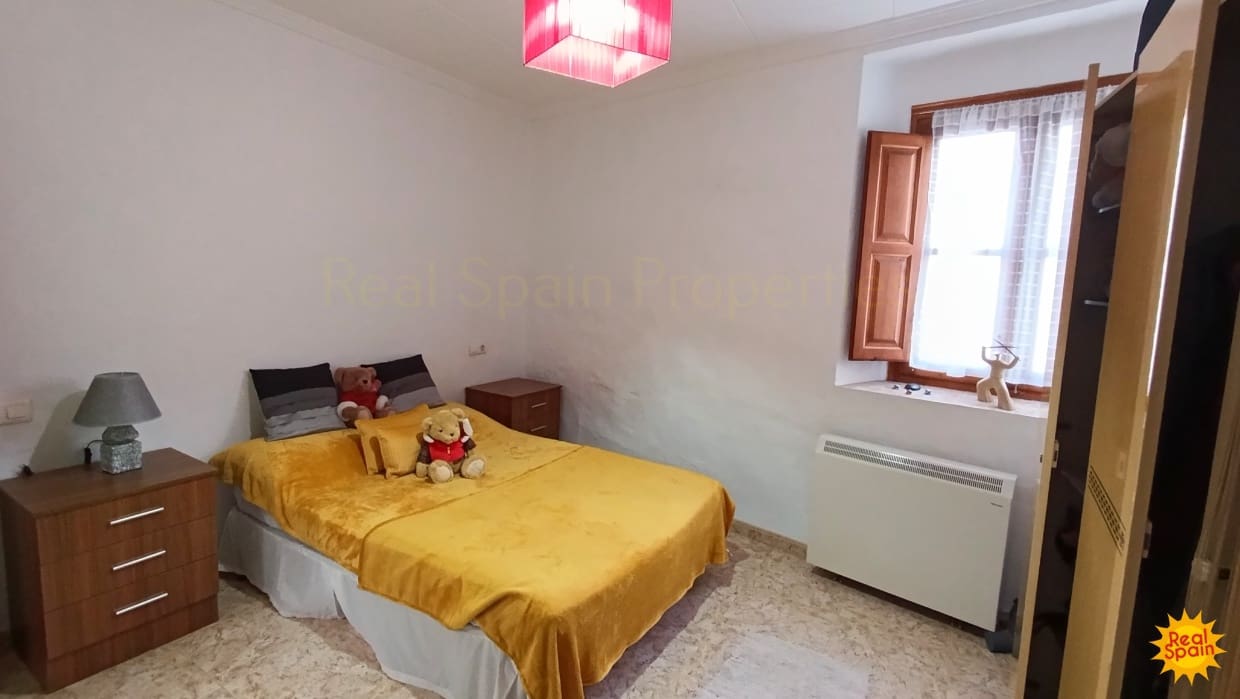 2 bedroom Apartment for sale in Velez-Rubio - € 45,000 (Ref: 9353695)