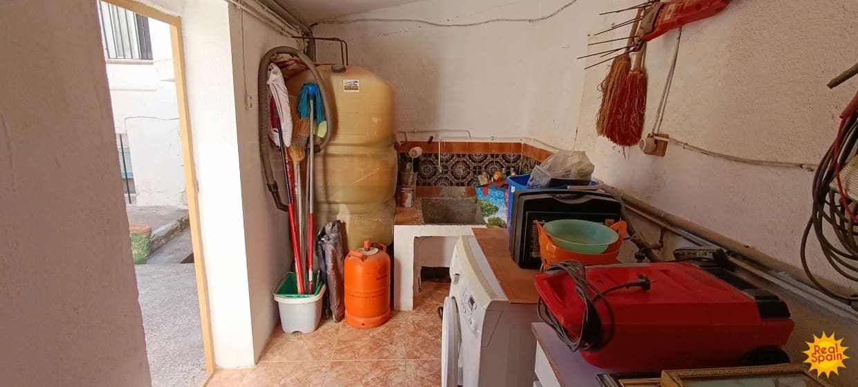 6 makuuhuone Omakotitalo myytävänä paikassa Velez-Blanco - 124 000 € (Ref: 9353696)