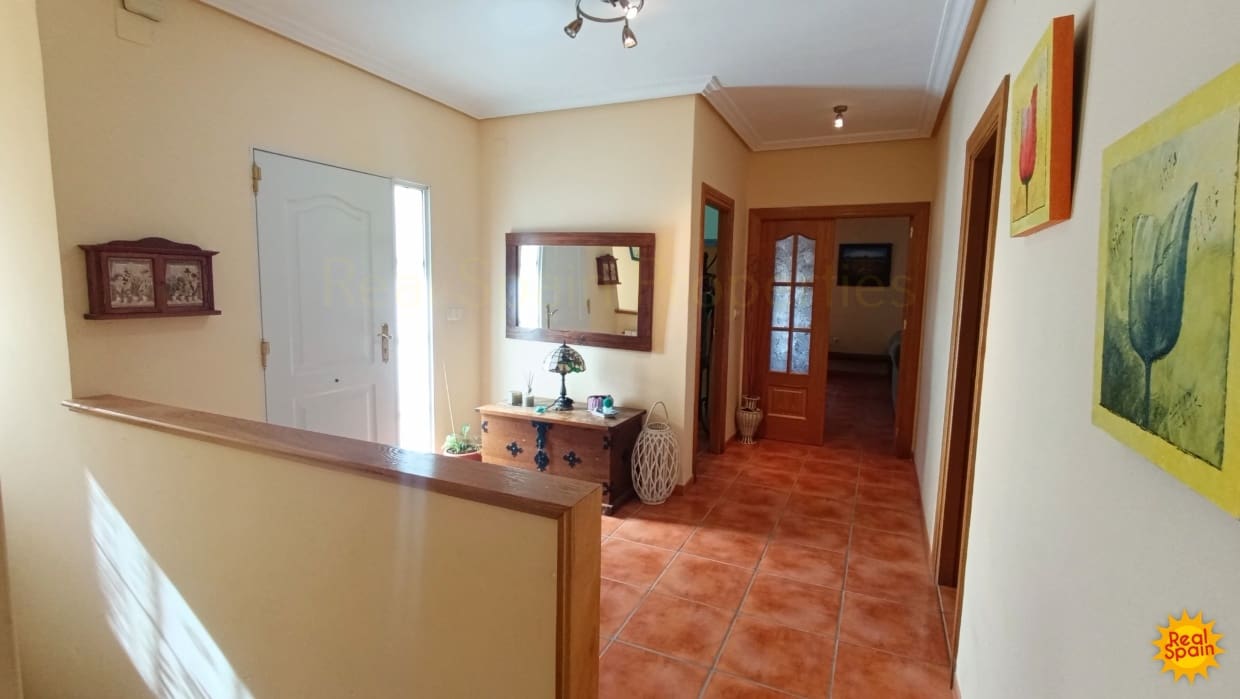 4 bedroom Cave House for sale in Benamaurel - € 229,000 (Ref: 9398093)