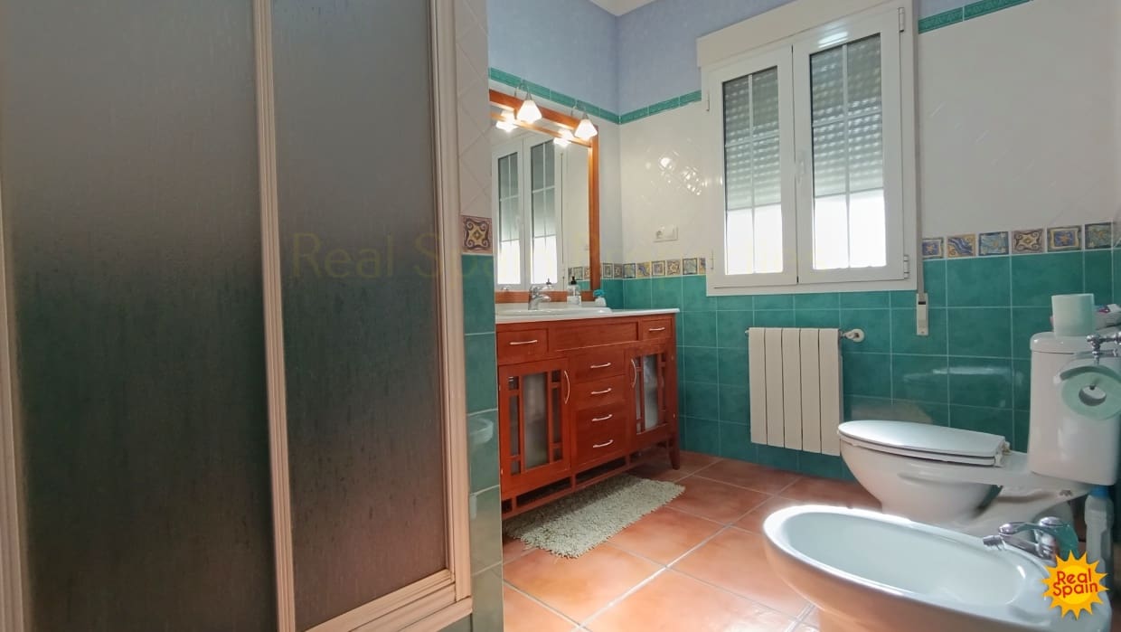 4 bedroom Cave House for sale in Benamaurel - € 229,000 (Ref: 9398093)