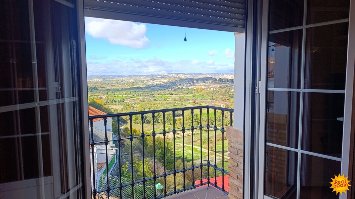 4 bedroom Cave House for sale in Benamaurel - € 229,000 (Ref: 9398093)