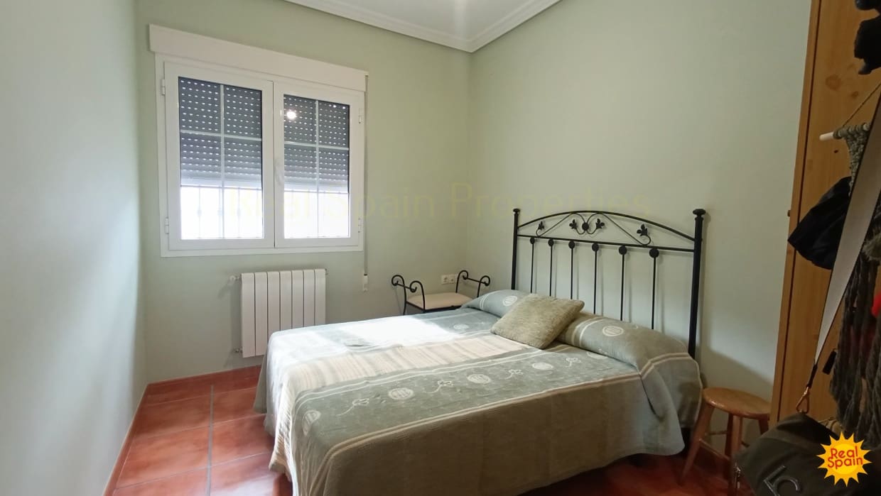 4 bedroom Cave House for sale in Benamaurel - € 229,000 (Ref: 9398093)