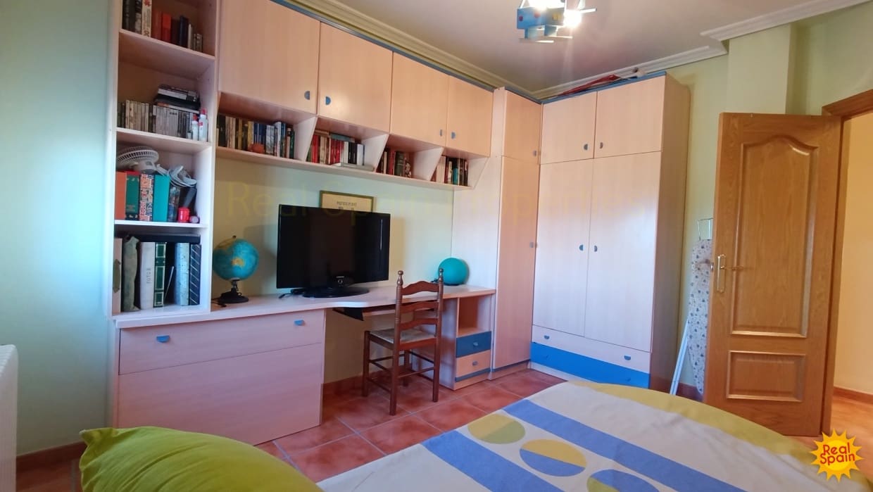 4 bedroom Cave House for sale in Benamaurel - € 229,000 (Ref: 9398093)