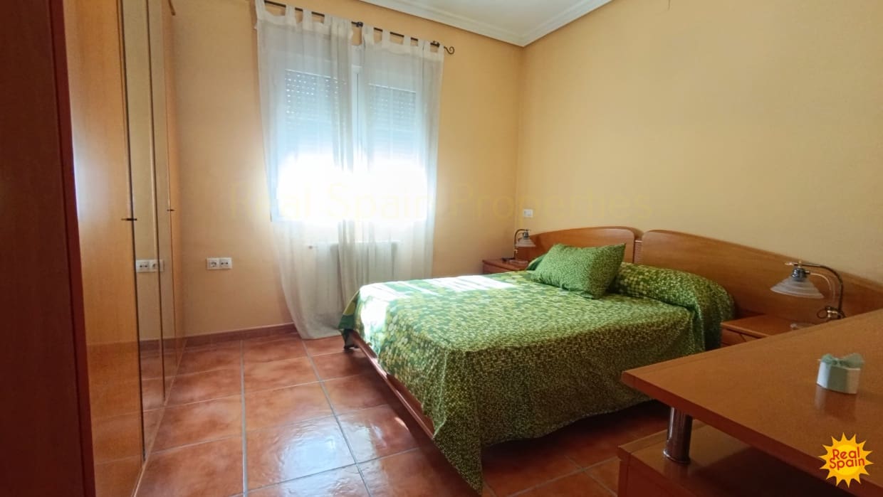 4 bedroom Cave House for sale in Benamaurel - € 229,000 (Ref: 9398093)