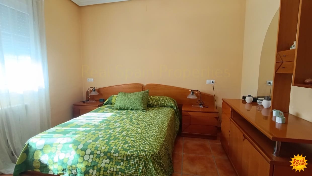 4 bedroom Cave House for sale in Benamaurel - € 229,000 (Ref: 9398093)