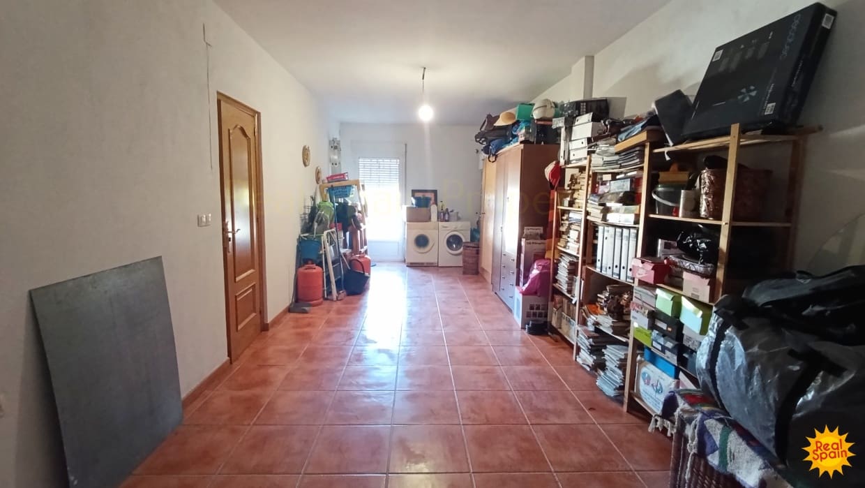 4 bedroom Cave House for sale in Benamaurel - € 229,000 (Ref: 9398093)