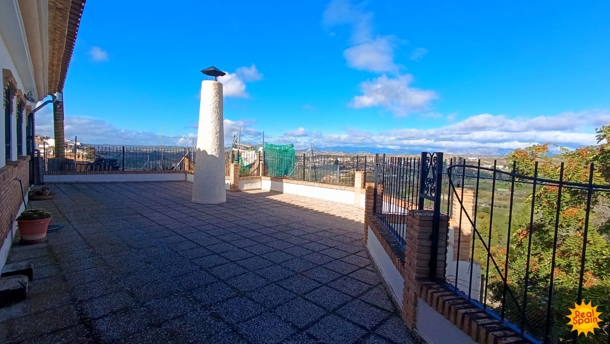 4 bedroom Cave House for sale in Benamaurel - € 229,000 (Ref: 9398093)