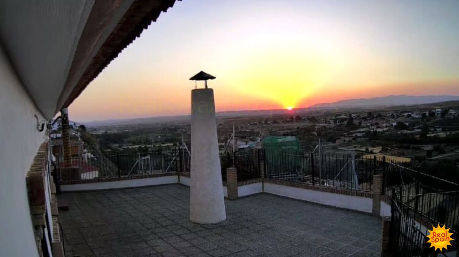 4 bedroom Cave House for sale in Benamaurel - € 229,000 (Ref: 9398093)