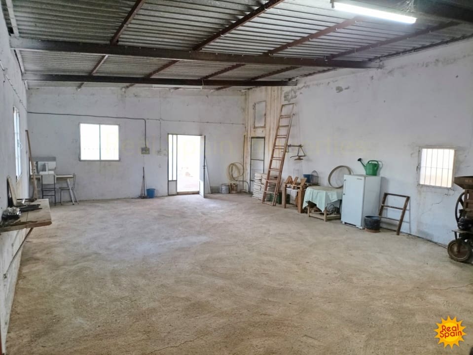 Commercial for sale in Velez-Rubio - € 88,000 (Ref: 9483214)