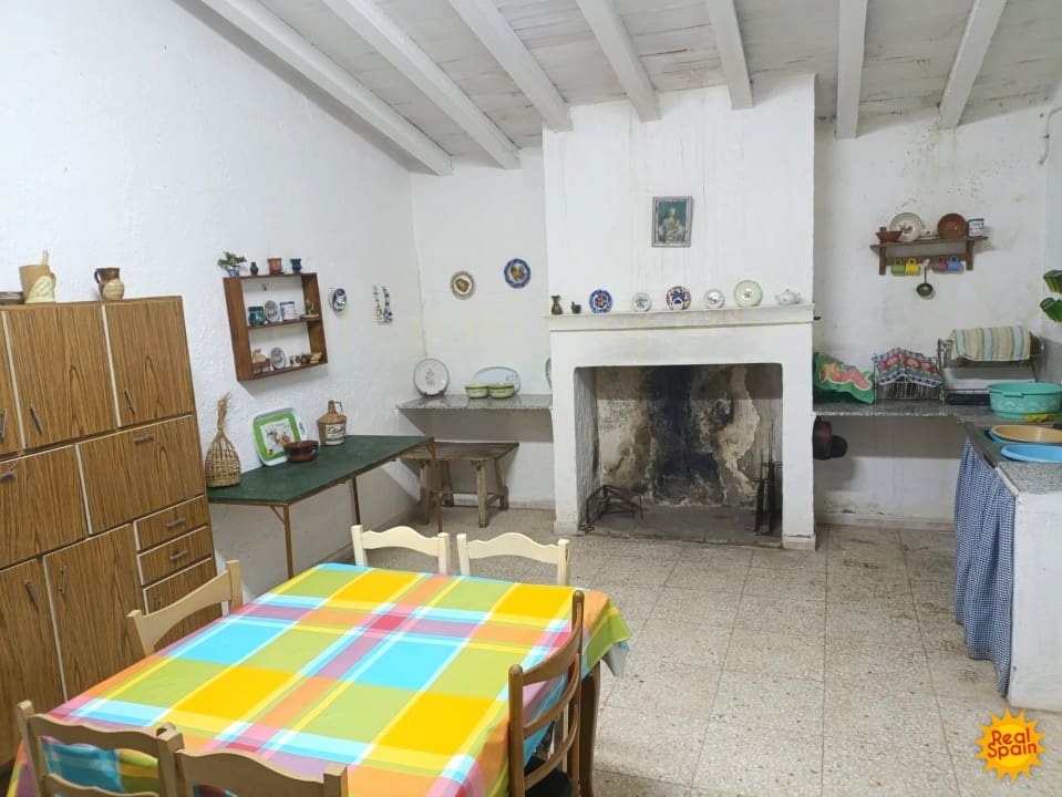 Commercial for sale in Velez-Rubio - € 88,000 (Ref: 9483214)